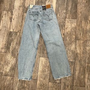 Levi’s low waisted jeans size 26